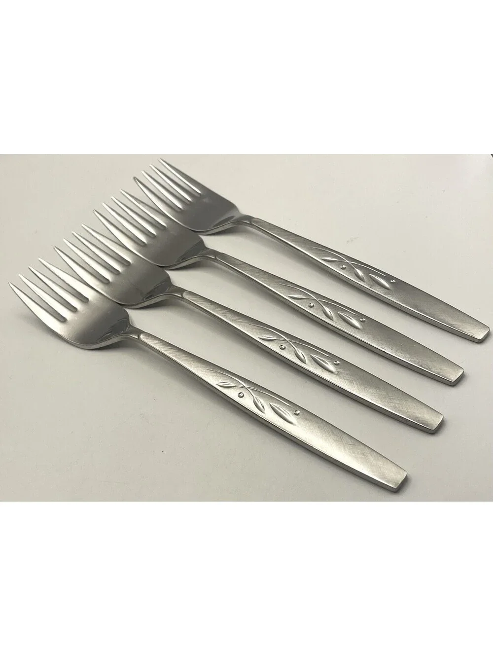 4- ONEIDA HEIRLOOM Cube Mark WILL O' WISP Stainless Salad Fork Lot ~6 3/4”